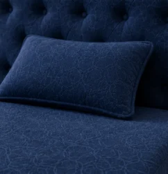 Tufted back single sofa