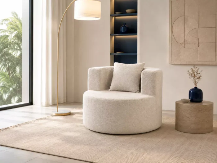 Semicircular frameless seat